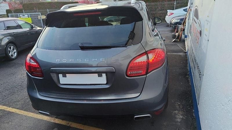 Gebraucht Porsche Cayenne 245 PS (180 kW) 2012 Meteorgraumetallic SUV