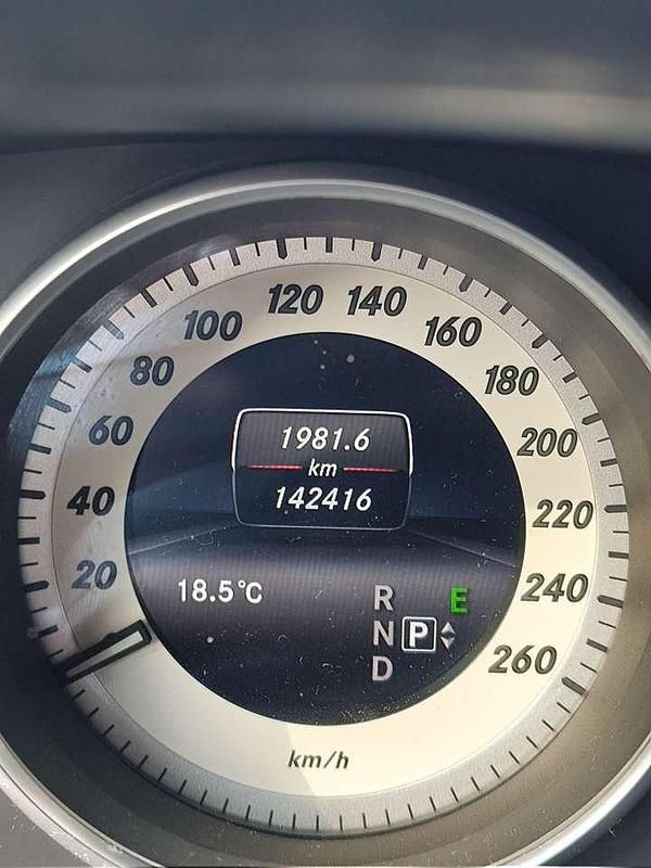 Gebraucht Mercedes E200 Avantgarde 184 PS (135 kW) 2013 Schwarz Limousine