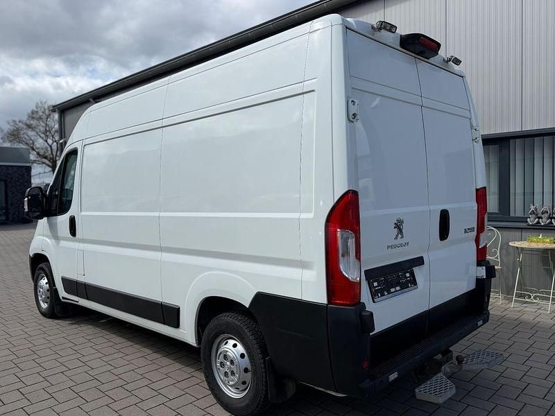 Gebraucht Peugeot Boxer Premium 140 PS (102 kW) 2020 Weiß Van