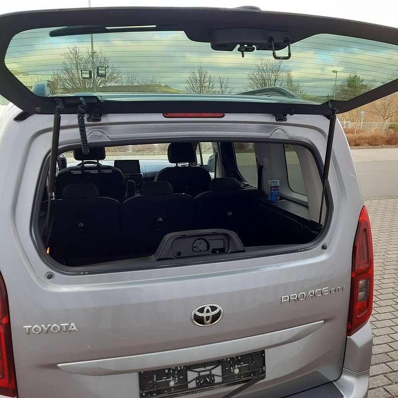 Gebraucht Toyota Proace Verso City 110 PS (80 kW) 2023 Silber Kombi