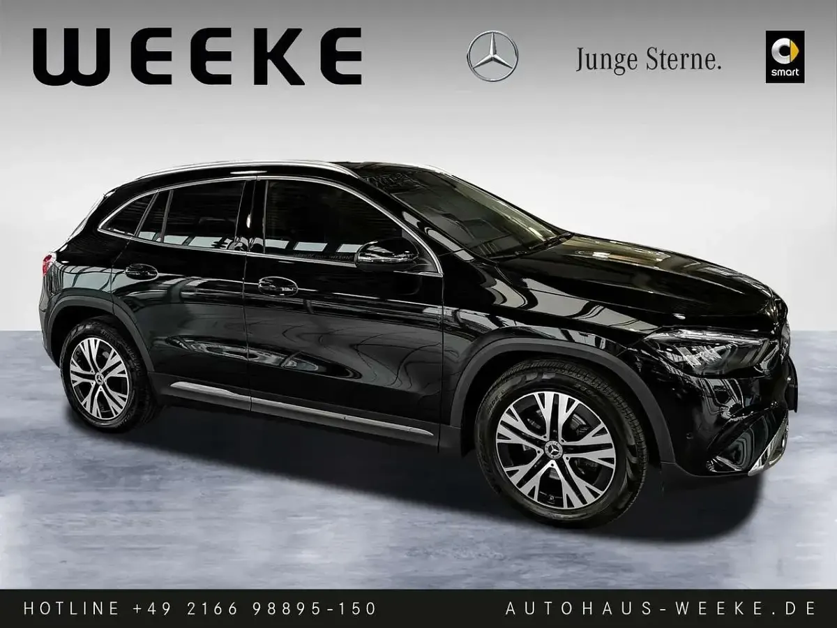 Gebraucht Mercedes GLA180 Advanced 136 PS (100 kW) 2024 Schwarz SUV