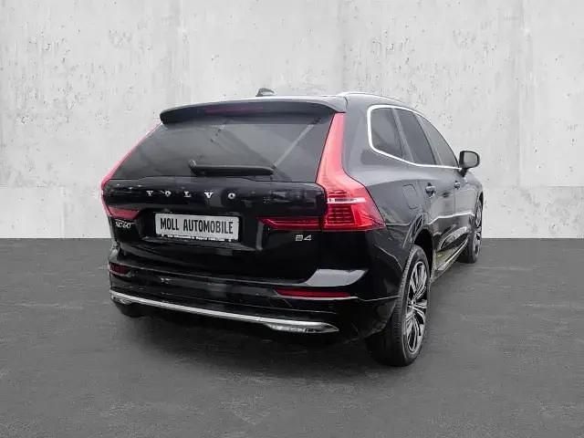 Gebraucht Volvo XC60 Plus 197 PS (144 kW) 2024 Grau SUV