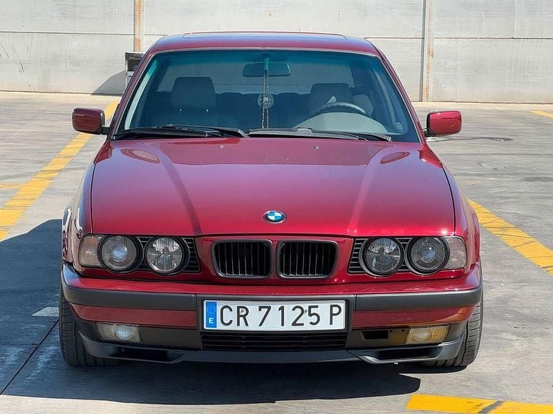 Gebraucht BMW 540 286 PS (210 kW) 1993 Rot Limousine