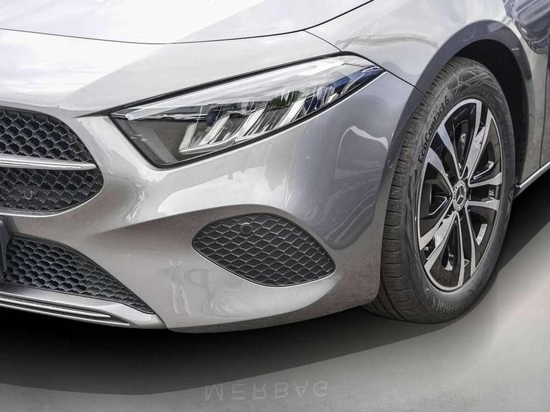 Gebraucht Mercedes A200 Advanced 222 PS (163 kW) 2024 Mountain grau Limousine