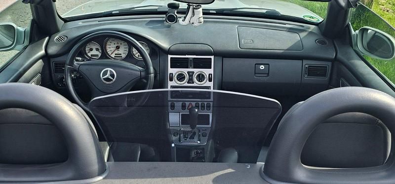 Gebraucht Mercedes SLK230 197 PS (144 kW) 2002 Silber Cabrio