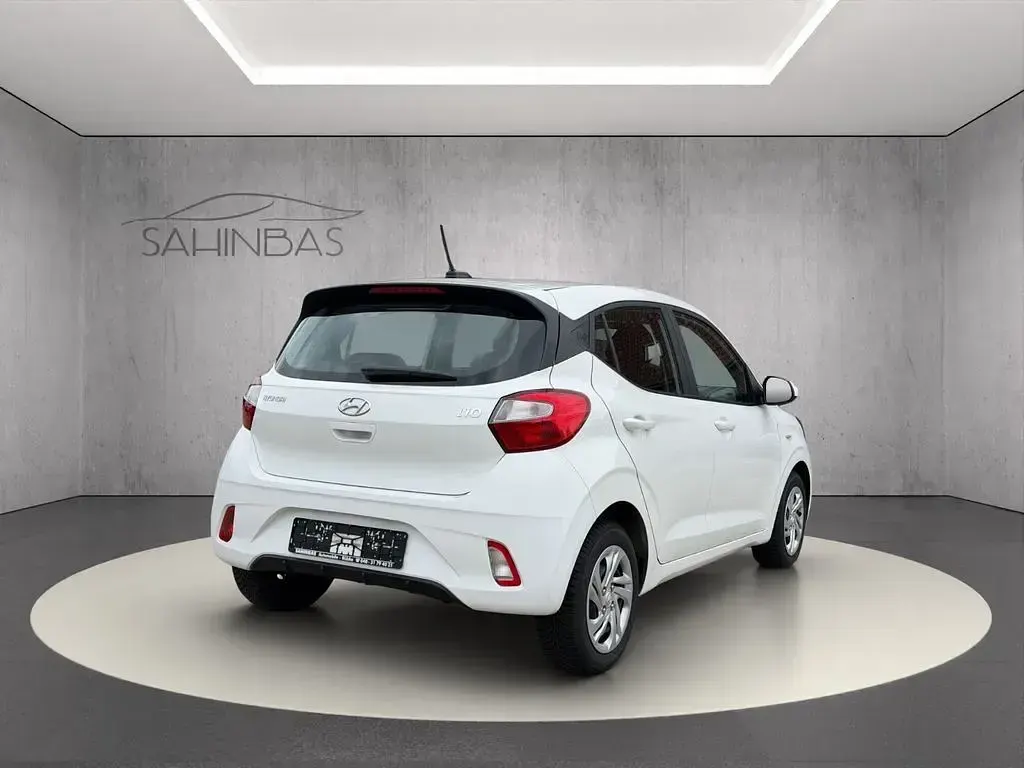 Gebraucht Hyundai i10 Select 67 PS (49 kW) 2023 Weiß Kleinwagen