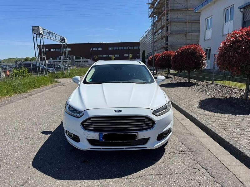 Używany Ford Mondeo Titanium 211 KM (155 kW) 2016 Biały Sedan/Limuzyna