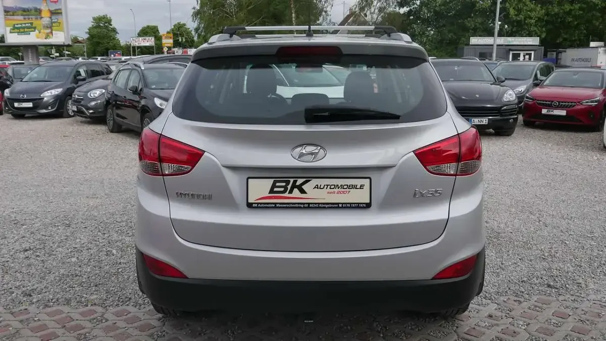 Gebraucht Hyundai ix35 136 PS (100 kW) 2013 Sleek silver SUV