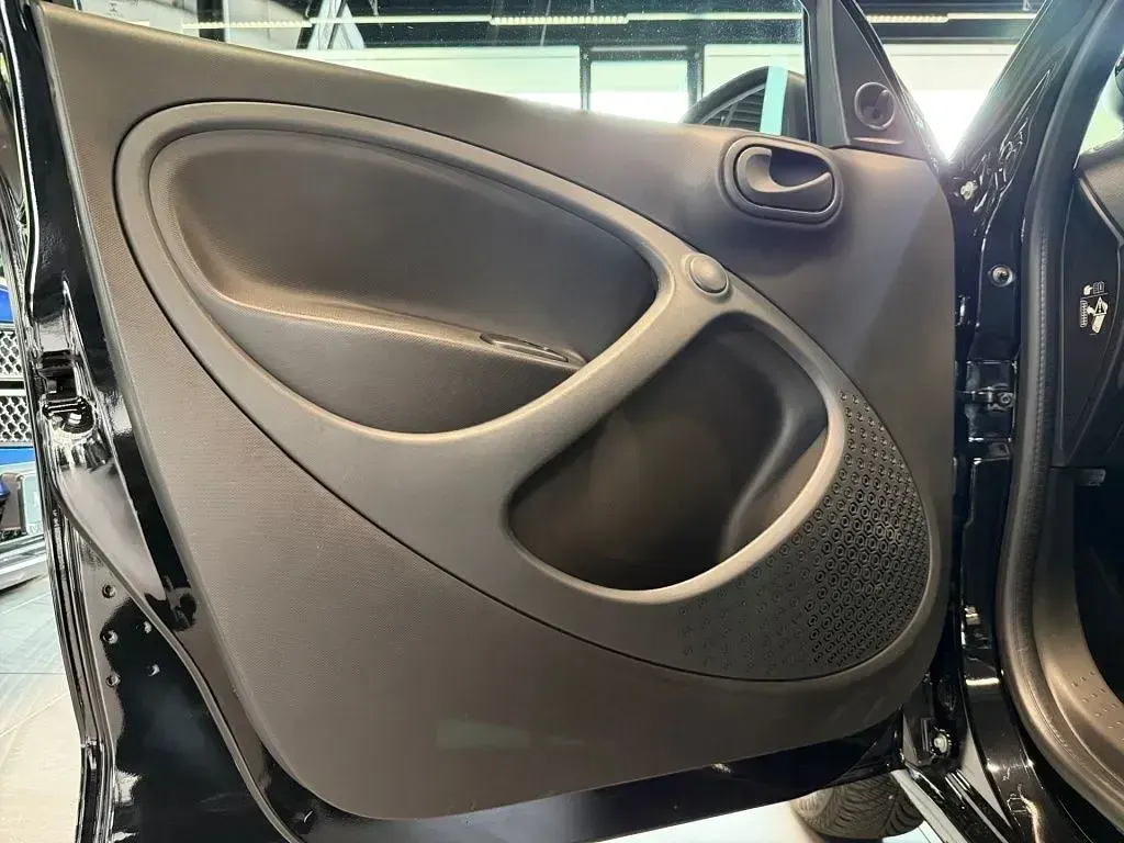 Gebraucht Smart ForFour Electric Drive 60 kW (82 PS) 2022 Schwarz Limousine