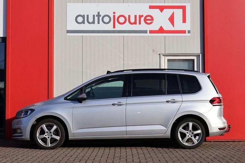 Gebraucht VW Touran Highline 150 PS (110 kW) 2016 Grau Van / Kleinbus