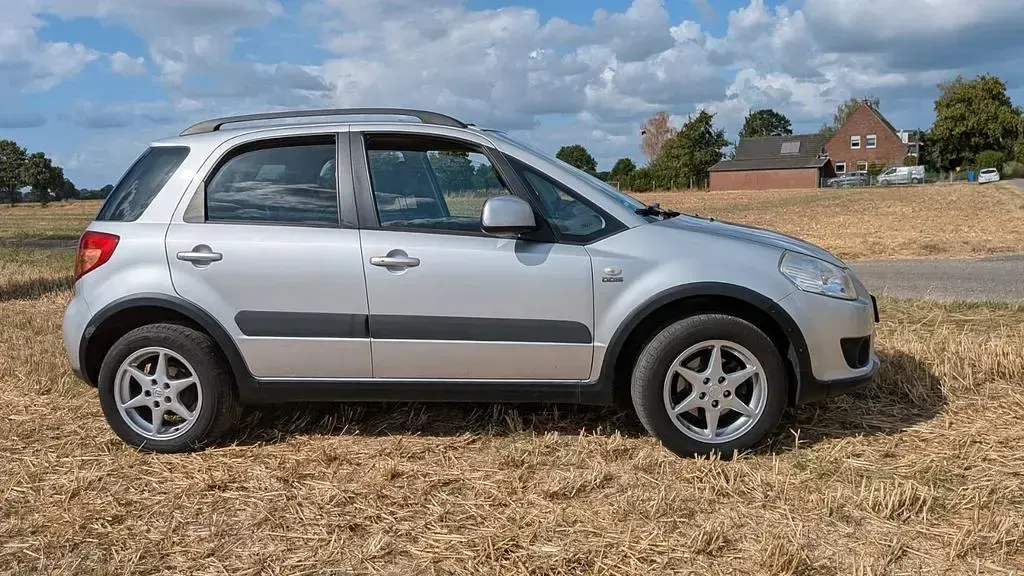 Gebraucht Suzuki SX4 Club 120 PS (88 kW) 2006 Silber Limousine