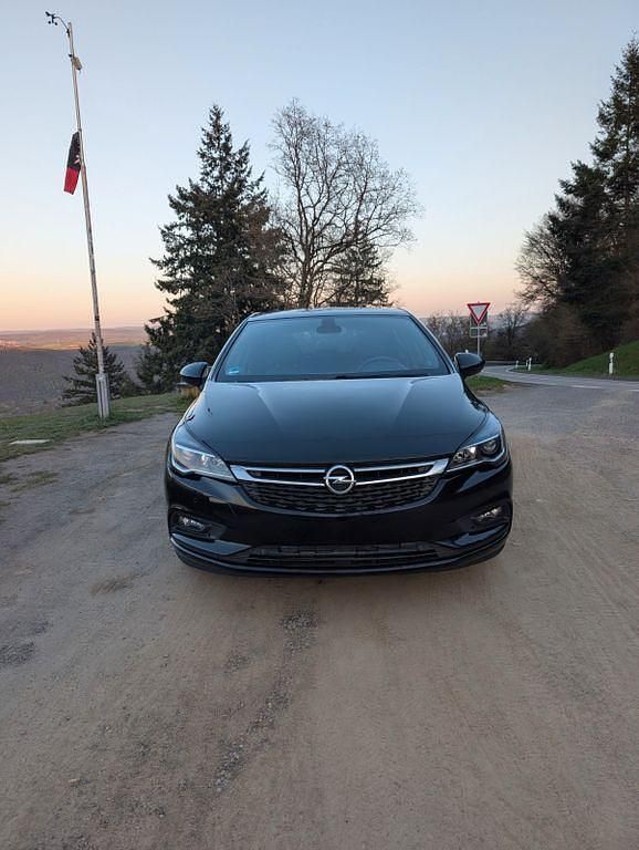 Gebraucht Opel Astra Dynamic 150 PS (110 kW) 2016 Schwarz Limousine