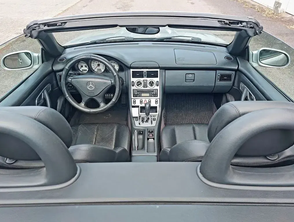 Gebraucht Mercedes SLK230 197 PS (144 kW) 2000 Silber Cabrio