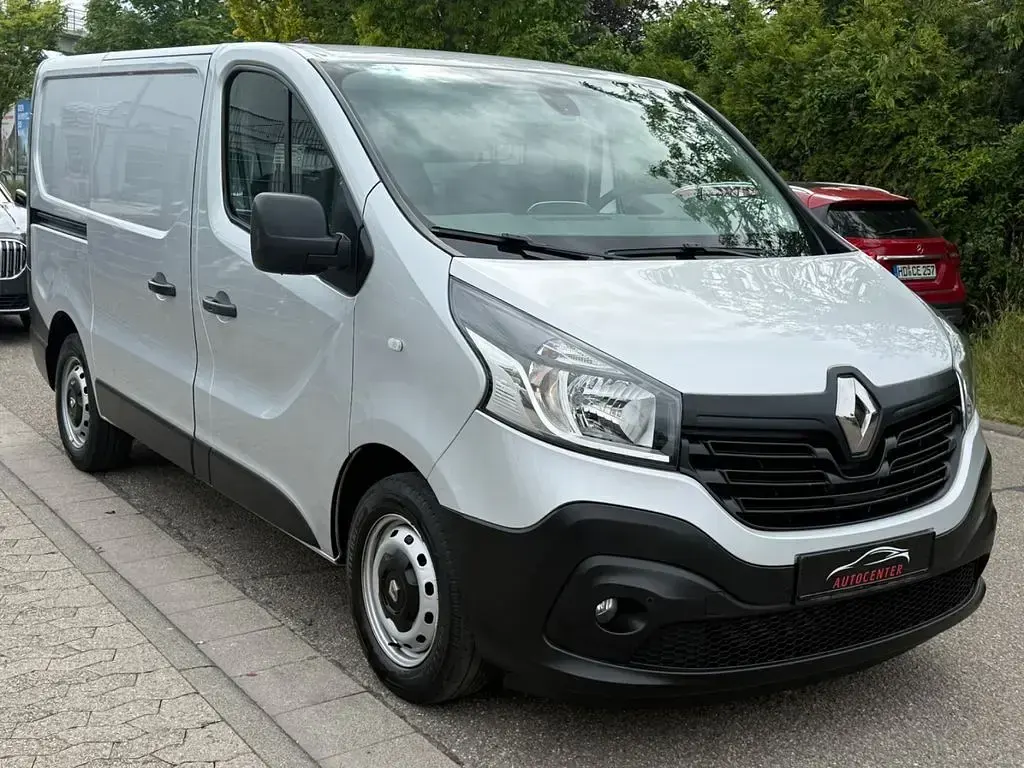 Usata Renault Trafic Komfort 125 CV (91 kW) 2018 Argento Monovolume