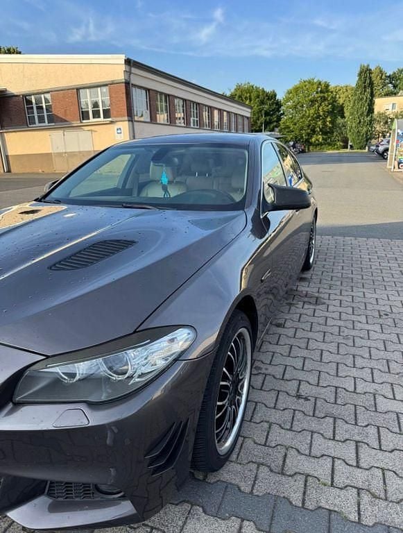 Gebraucht BMW 520 184 PS (135 kW) 2011 Braun Limousine