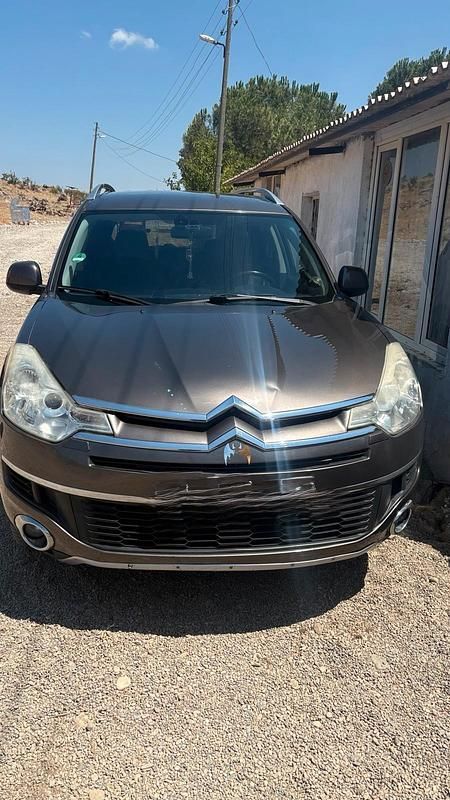 Braun Gebraucht 2012 Citroën C-Crosser SUV | 6.500 € (Fairer Preis) - Bild 1/4