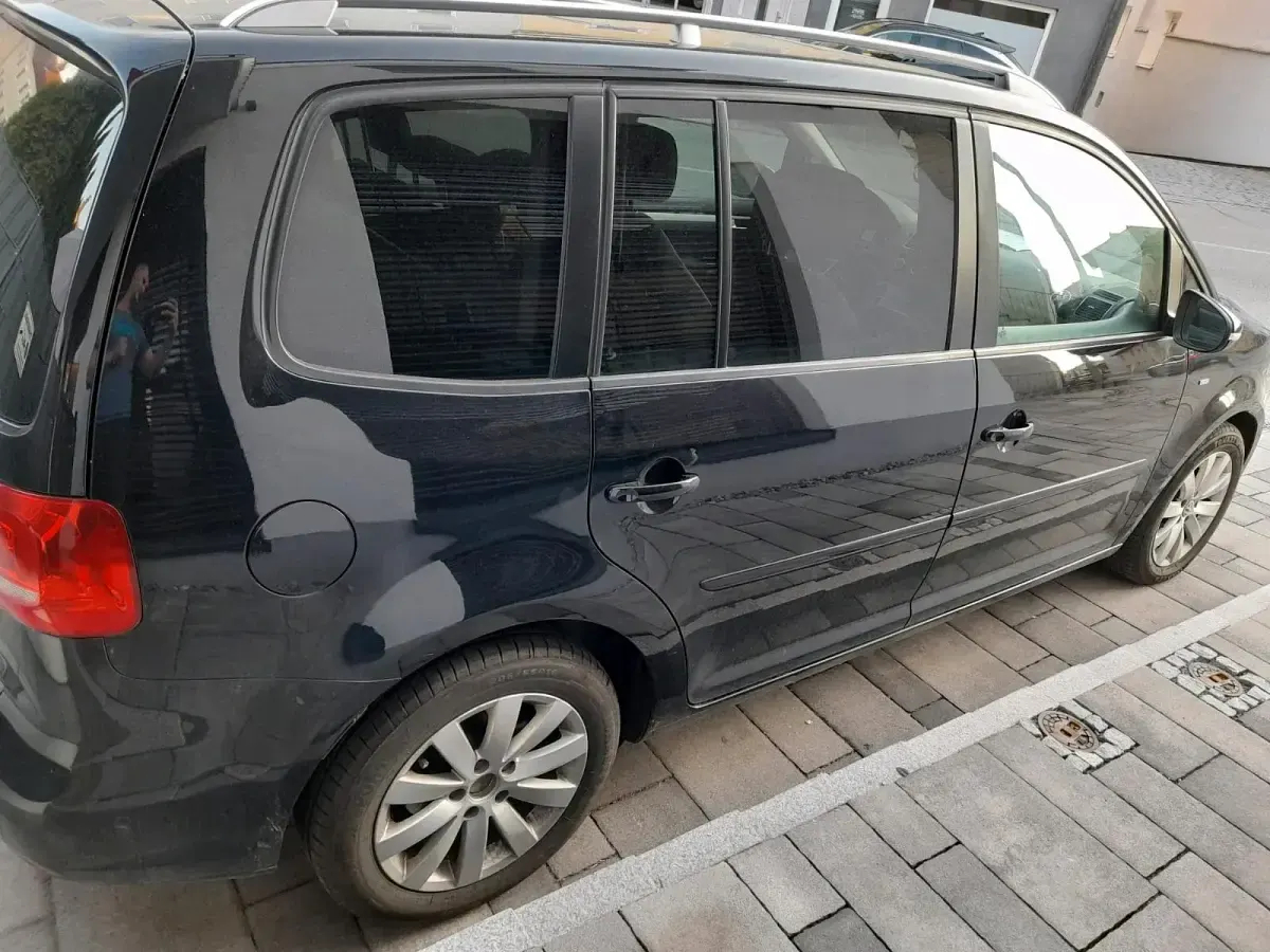 Gebraucht VW Touran 140 PS (102 kW) 2015 Schwarz Van / Kleinbus