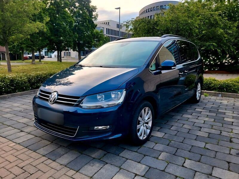 Blau Gebraucht 2016 VW Sharan Van / Kleinbus | 17.550 € (Superpreis) - Bild 1/4