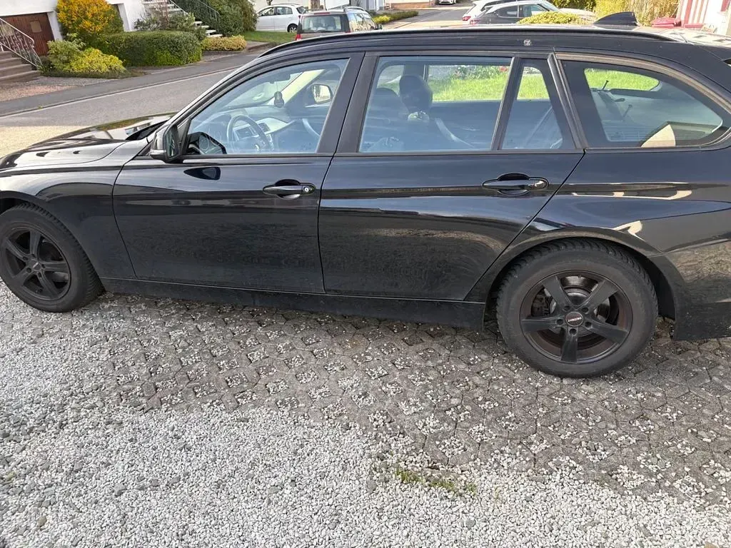 Używany BMW 320 190 KM (139 kW) 2018 Czarny Kombi