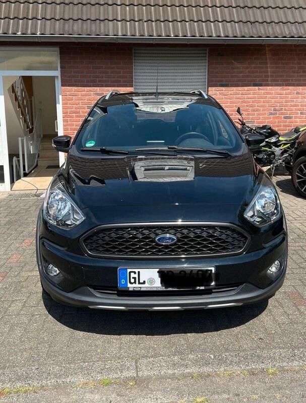 Schwarz Gebraucht 2018 Ford Ka Plus Active Kleinwagen | 7.500 € (Guter Preis) - Bild 1/4