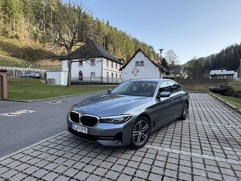 Gebraucht BMW 530e 292 PS (214 kW) 2020 Grau Limousine