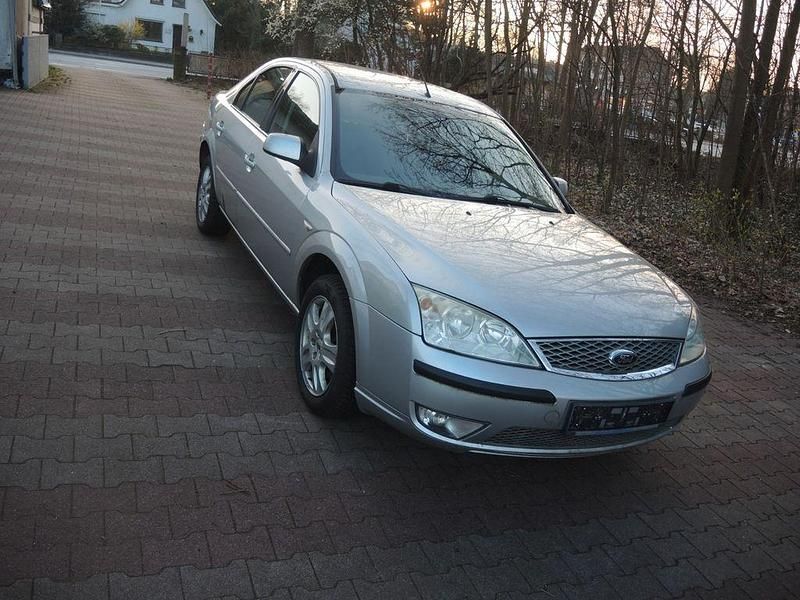 Gebraucht Ford Mondeo 145 PS (106 kW) 2006 Silber Limousine