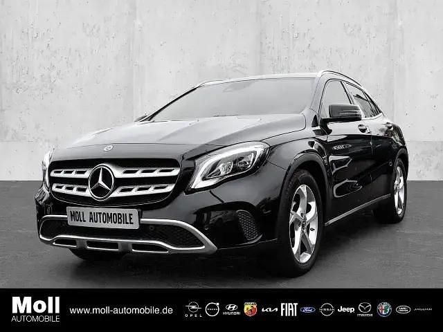 Schwarz Gebraucht 2020 Mercedes GLA180 Urban SUV | 25.490 € (Etwas zu teuer) - Bild 1/4