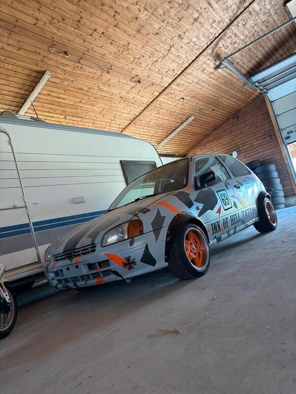 Grau Gebraucht 1996 Toyota Starlet Kleinwagen | 3.100 € - Bild 1/4