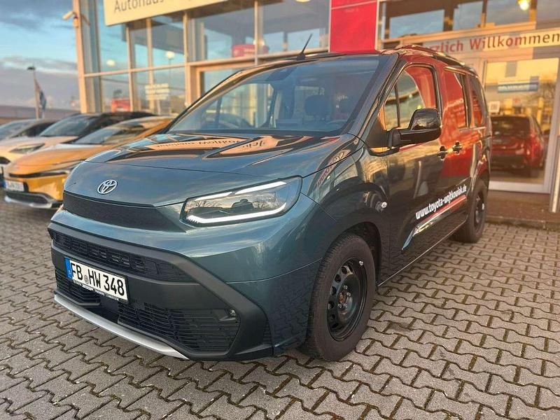 Blau Gebraucht 2024 Toyota Proace Verso City Kombi | 31.980 € (Fairer Preis) - Bild 1/2