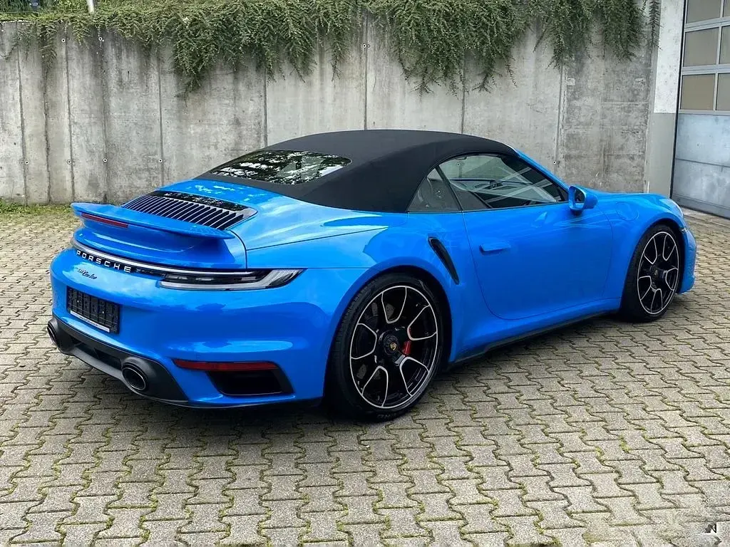 Gebraucht Porsche 992 581 PS (427 kW) 2022 Blau Cabrio