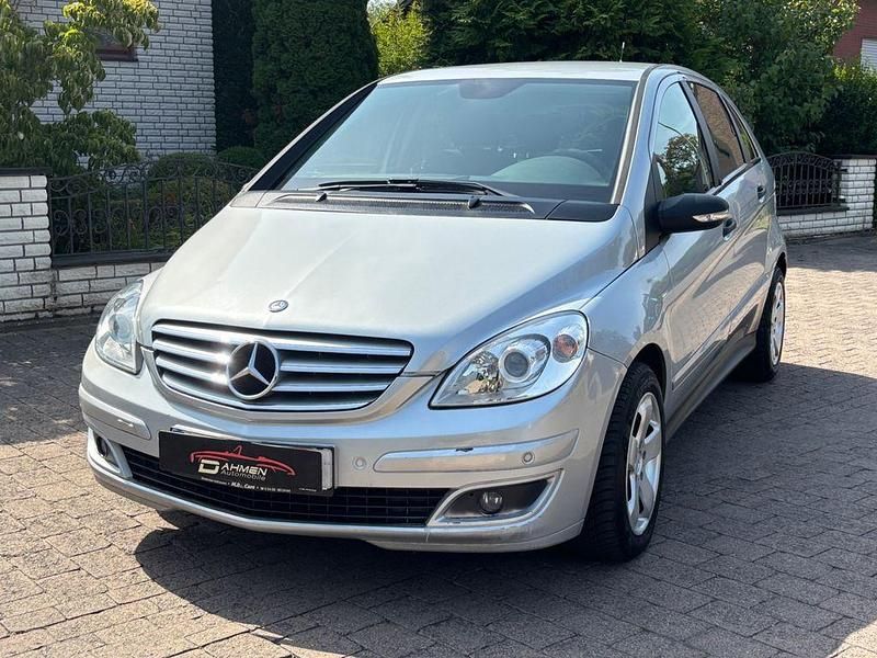 Silber Gebraucht 2006 Mercedes B180 Van / Kleinbus | 2.700 € (Teuer) - Bild 1/4