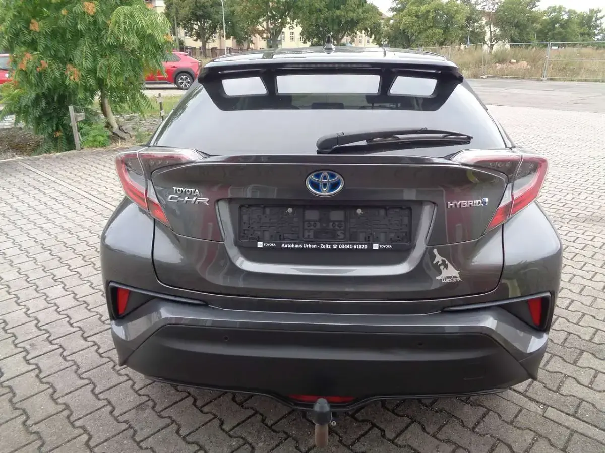 Gebraucht Toyota C-HR Style 122 PS (89 kW) 2018 Grey metallic SUV