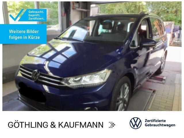 Atlantik blue metallic Gebraucht 2023 VW Touran Highline Van / Kleinbus | 31.430 € (Fairer Preis) - Bild 1/3