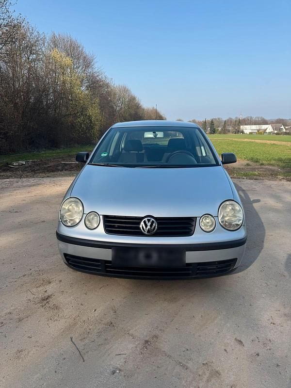 Gebraucht VW Polo 58 PS (42 kW) 2003 Silber Kleinwagen