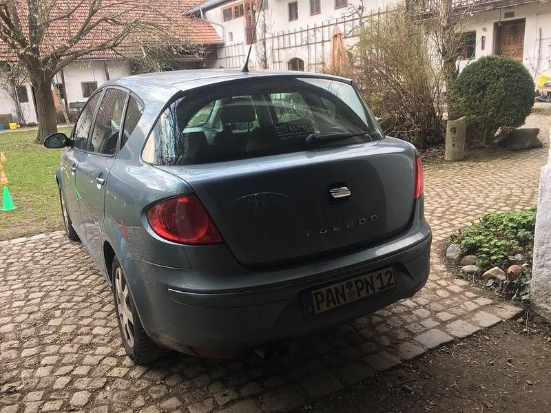 Gebraucht Seat Toledo Reference 105 PS (77 kW) 2006 Blau Kleinwagen