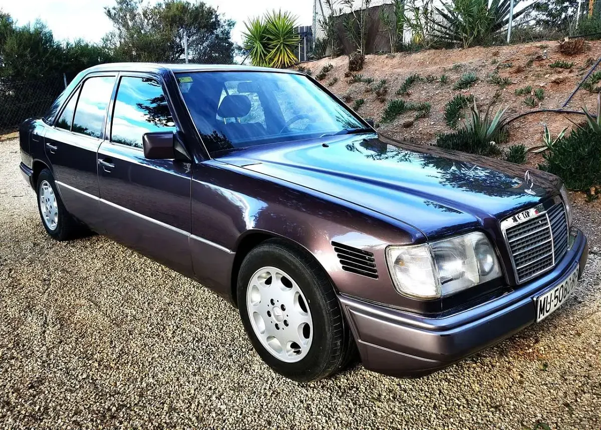 Gebraucht Mercedes E250 113 PS (83 kW) 1993 Limousine