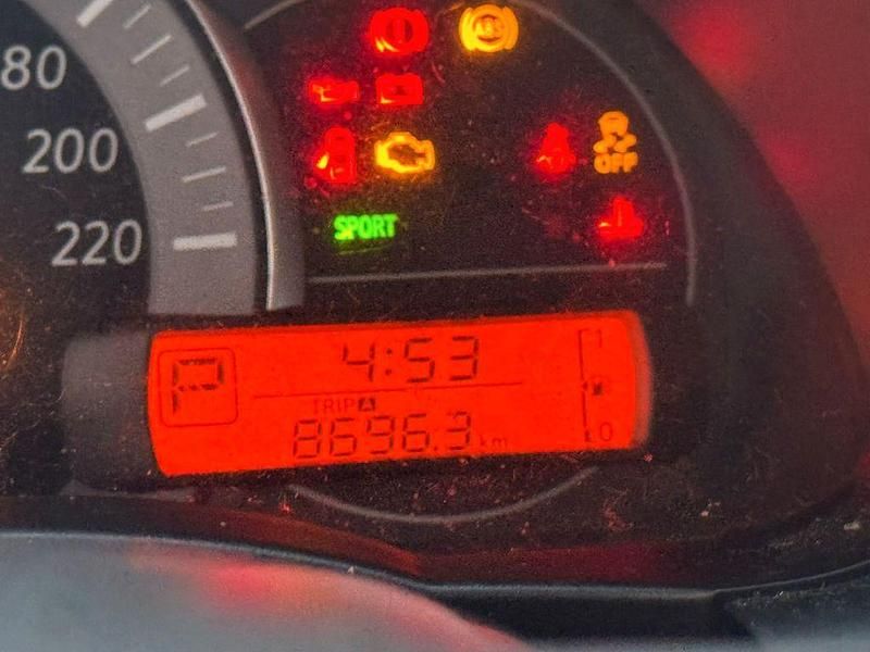 Gebraucht Nissan Micra Acenta+ 129 PS (94 kW) 2016 Rot Kleinwagen