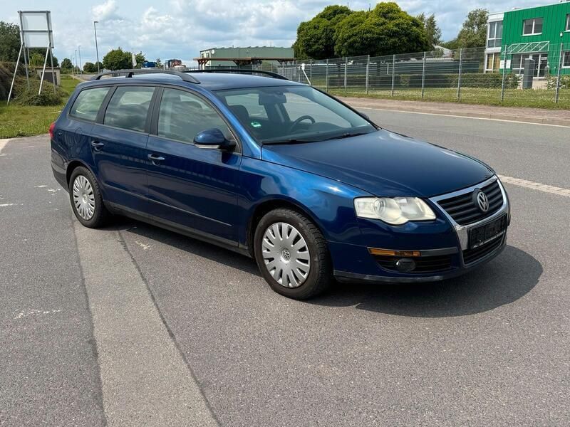 Blau Gebraucht 2006 VW Passat Kombi | 2.900 € (Fairer Preis) - Bild 1/4