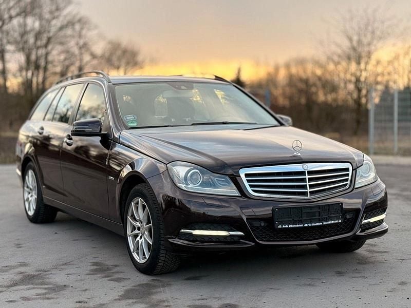Braun Gebraucht 2011 Mercedes C220 Avantgarde Kombi | 6.000 € (Guter Preis) - Bild 1/4