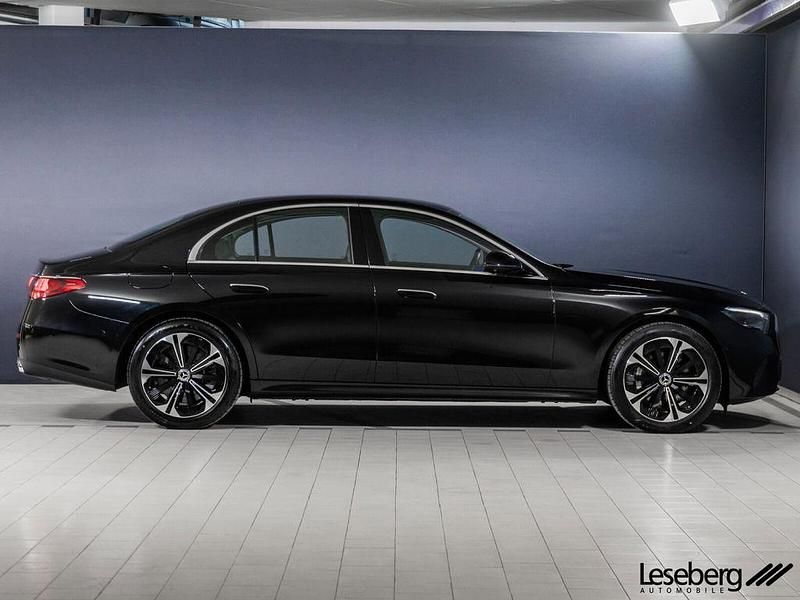 Gebraucht Mercedes E300 Avantgarde 197 PS (144 kW) 2024 Schwarz Limousine
