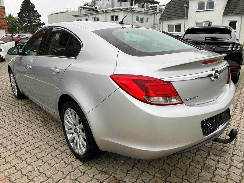 Grau Gebraucht 2009 Opel Insignia Innovation Limousine | 2.222 € (Guter Preis) - Bild 1/4