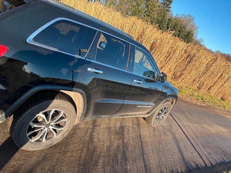 Gebraucht Jeep Grand Cherokee 250 PS (183 kW) 2015 Schwarz SUV