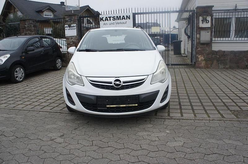 Gebraucht Opel Corsa Selection 69 PS (50 kW) 2012 Weiß Kleinwagen