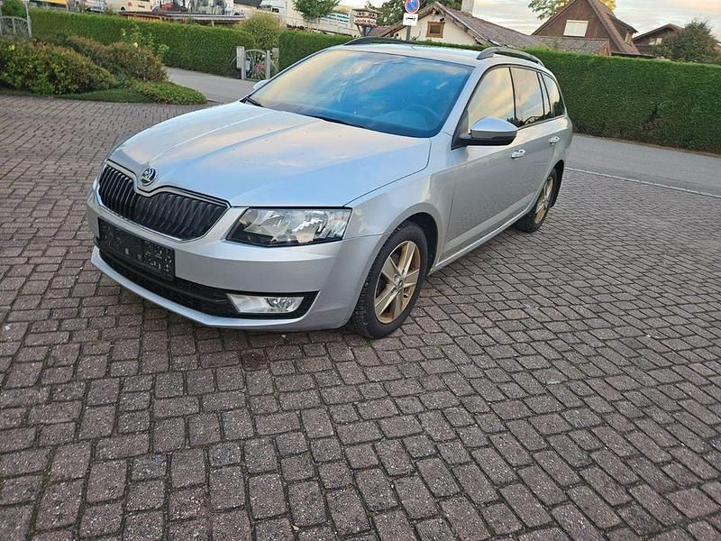 Silber Gebraucht 2015 Skoda Octavia Ambition Kombi | 4.000 € (Fairer Preis) - Bild 1/4