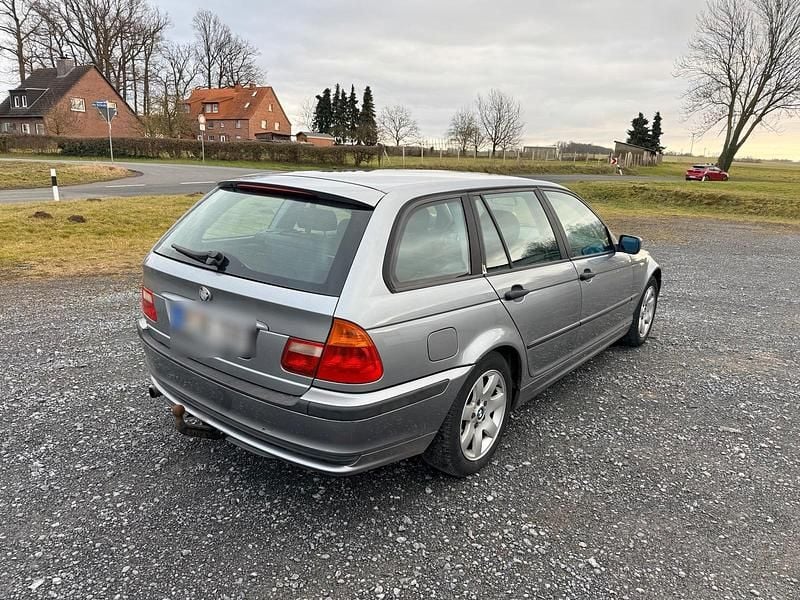 Gebraucht BMW 316 115 PS (84 kW) 2003 Silber Kombi