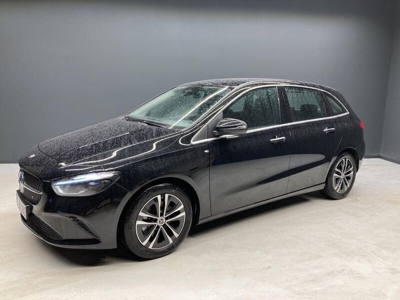 Kosmosschwarz Gebraucht 2023 Mercedes B200 Progressive Van / Kleinbus | 35.790 € (Teuer) - Bild 1/4