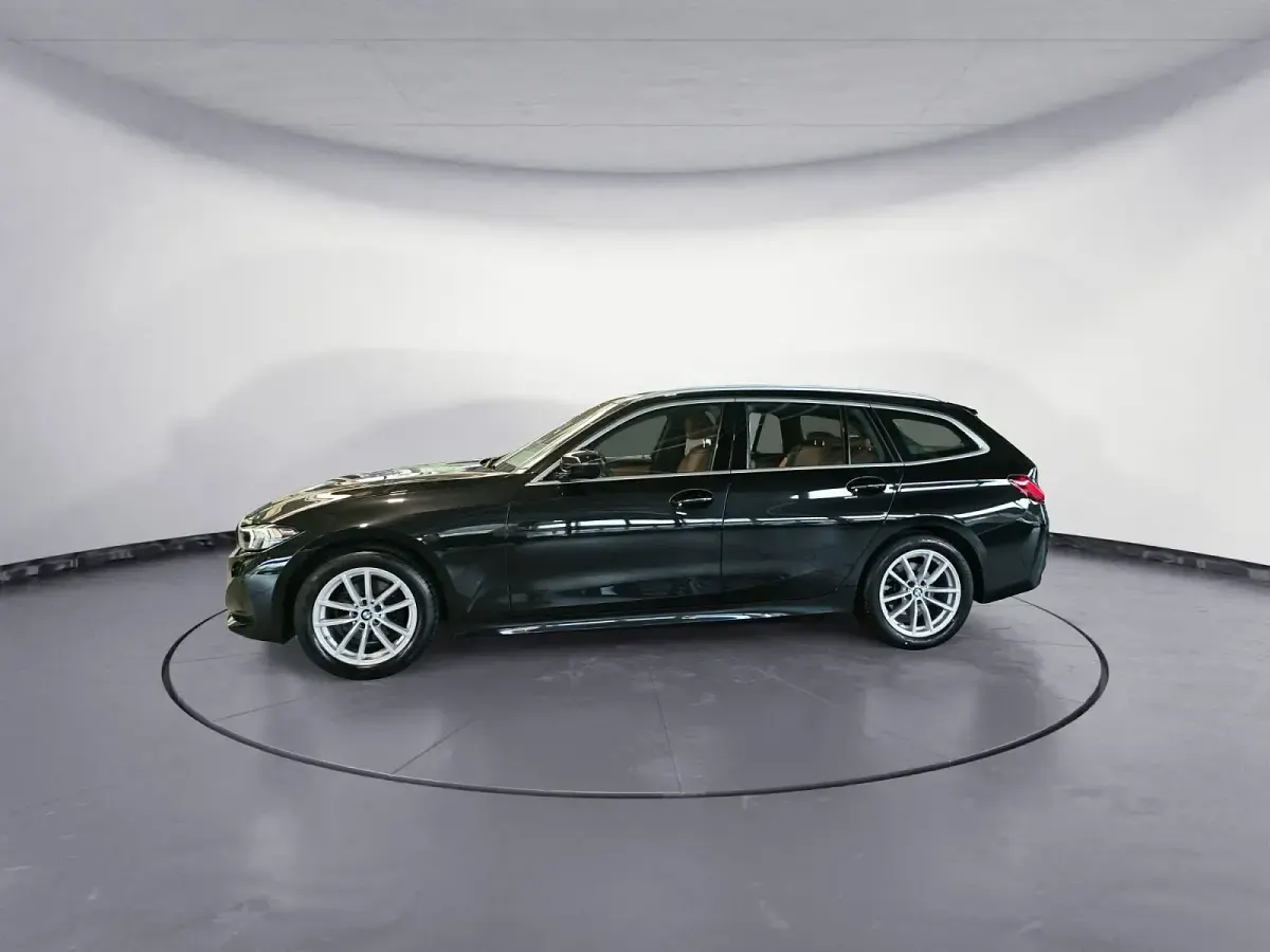 Gebraucht BMW 320 Sport Line 184 PS (135 kW) 2022 Kombi