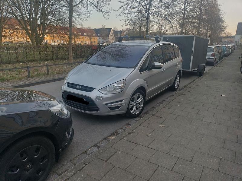 Gebraucht Ford S-MAX Titanium 140 PS (102 kW) 2014 Silber Van / Kleinbus