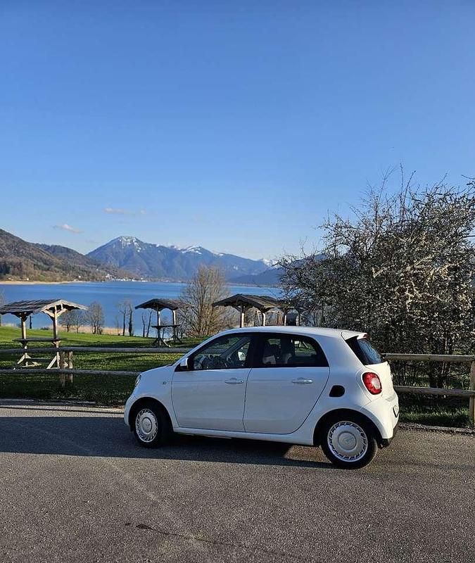 Usata Smart ForFour Basis 71 CV (52 kW) 2015 Bianco Utilitaria
