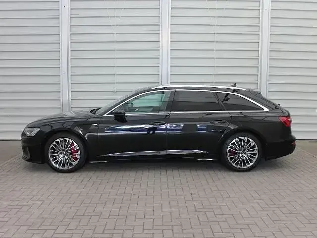 Używany Audi A6 S-Line 367 KM (269 kW) 2021 Czarny Kombi